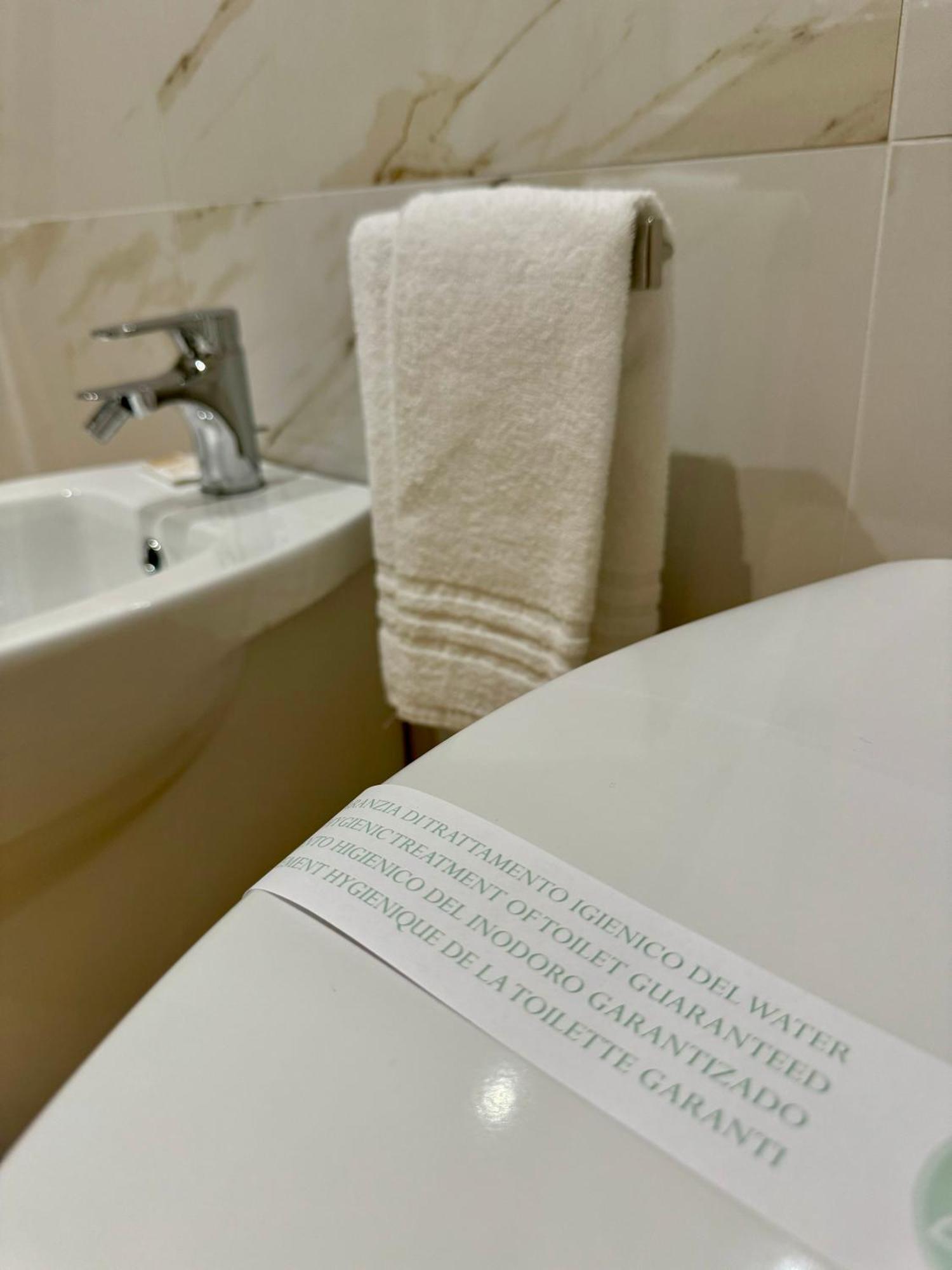 Feel Boutique Rooms Oristano Buitenkant foto