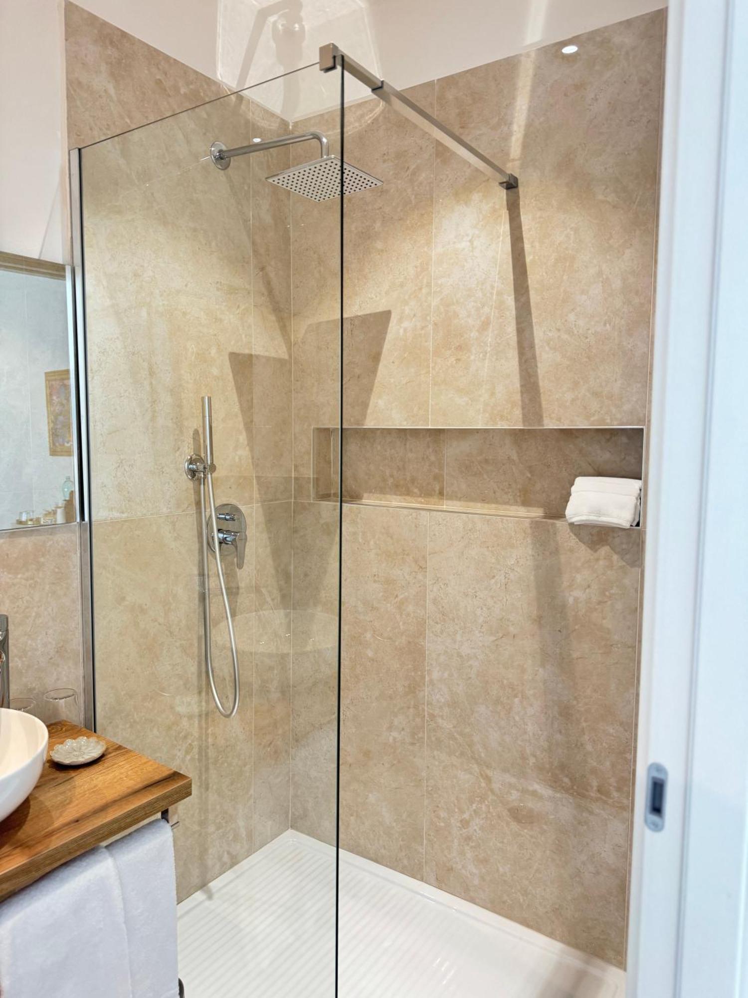 Feel Boutique Rooms Oristano Buitenkant foto