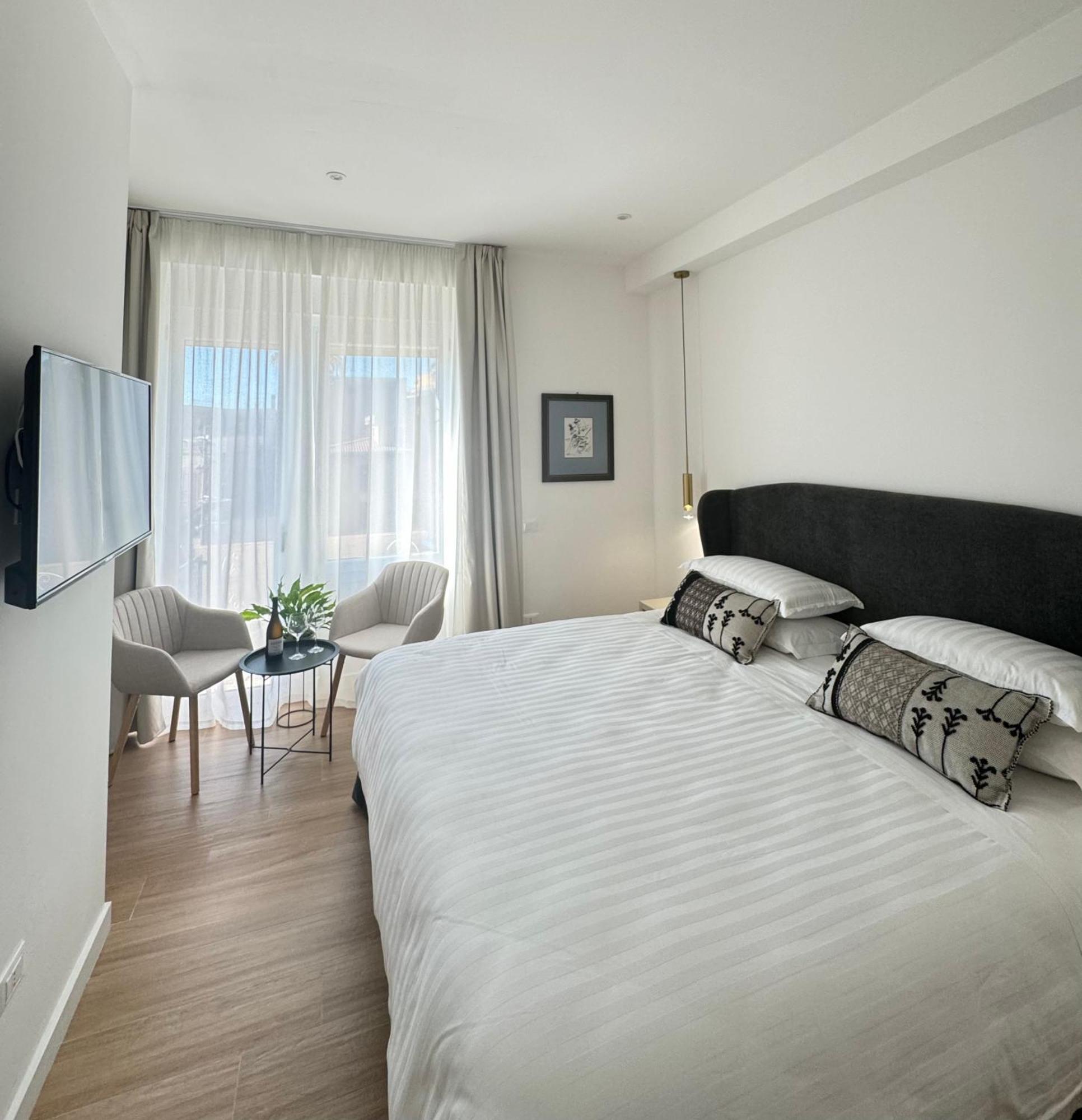 Feel Boutique Rooms Oristano Buitenkant foto