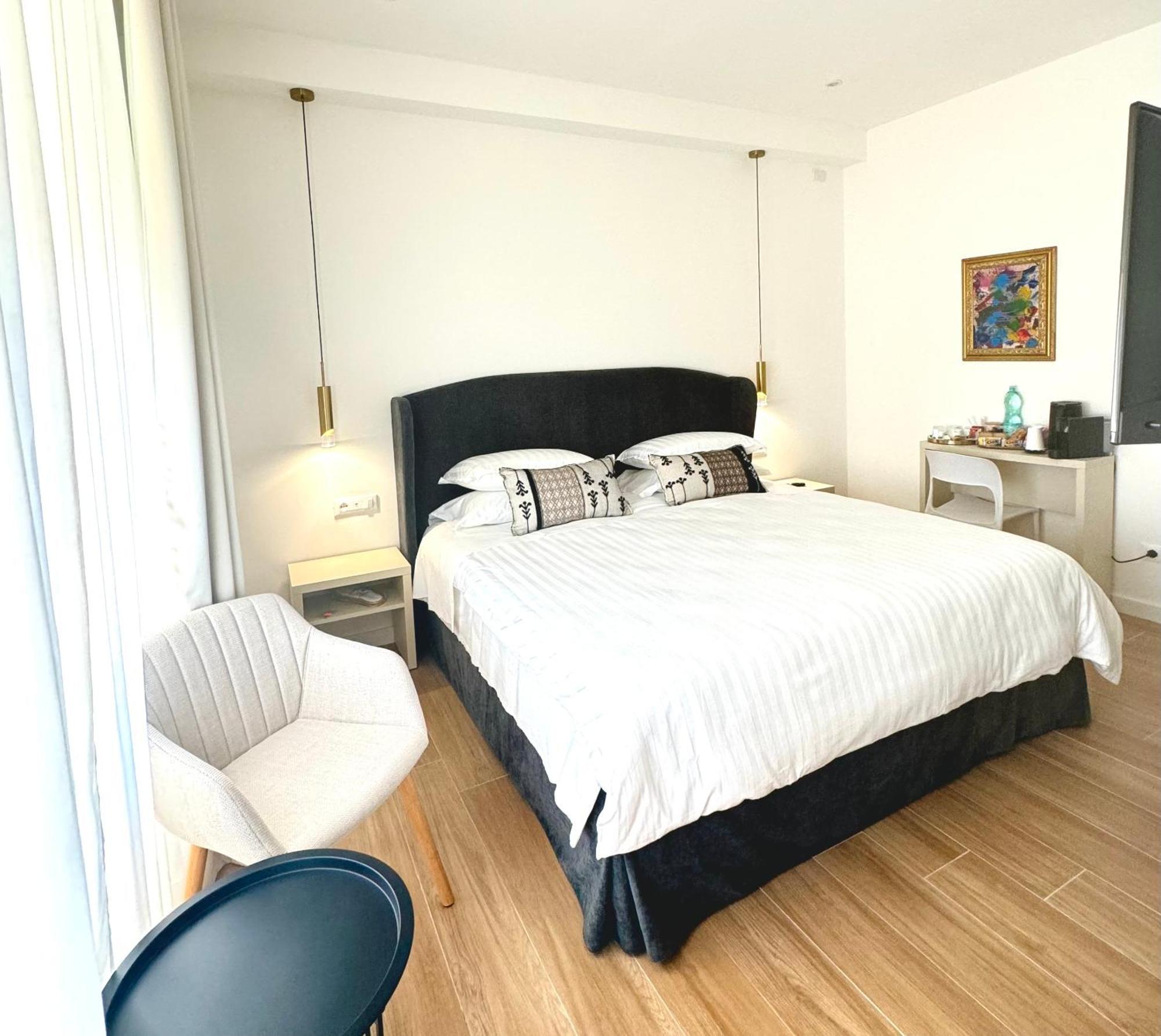 Feel Boutique Rooms Oristano Buitenkant foto