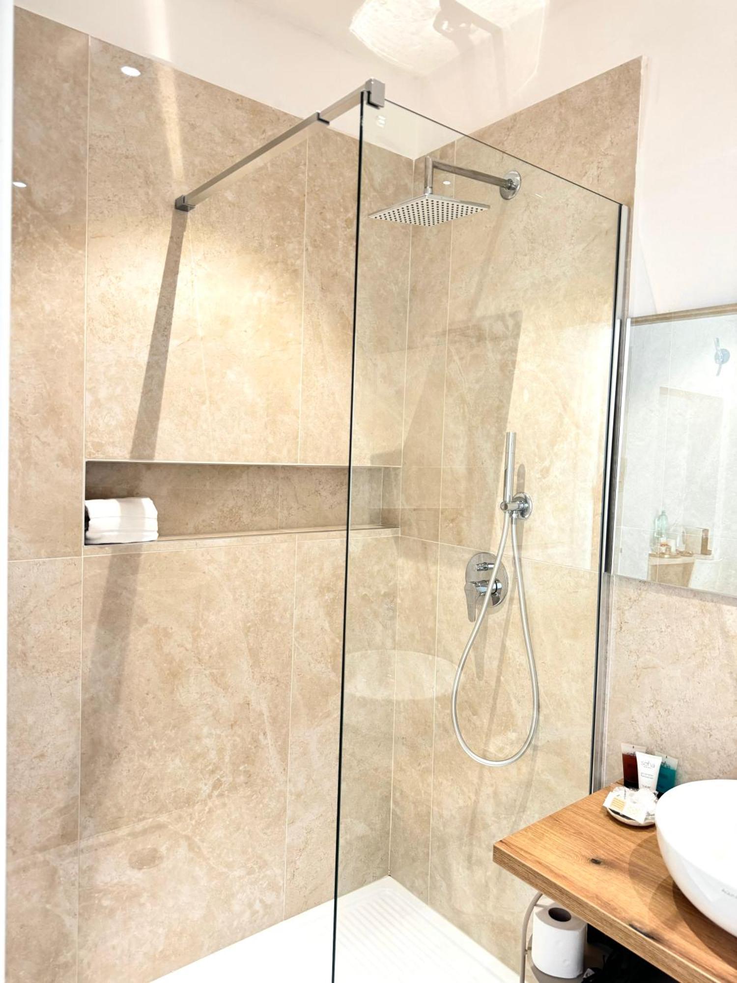 Feel Boutique Rooms Oristano Buitenkant foto